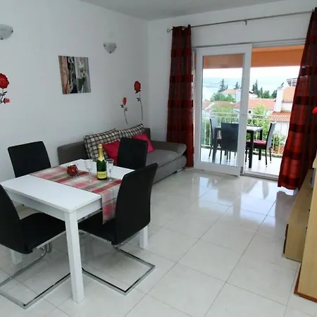 Ferienwohnung In Mit Meerblick, Balkon, Klimaanlage, W-lan Apartment