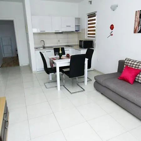 Ferienwohnung In Mit Meerblick, Balkon, Klimaanlage, W-lan * Sveti Filip i Jakov