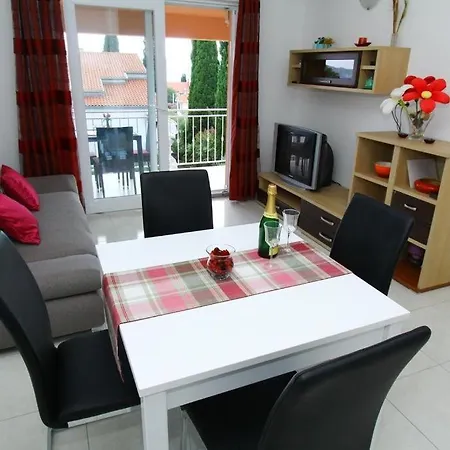 Ferienwohnung In Mit Meerblick, Balkon, Klimaanlage, W-lan